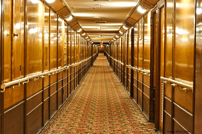 O icônico Queen Mary é agora um luxuoso hotel flutuante 